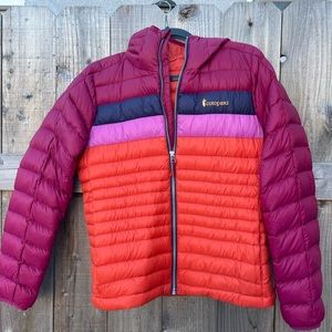 Cotopaxi women’s hooded down puffer, size women’s small